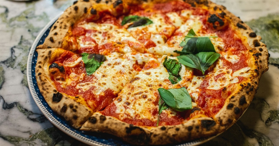 Pizza Napoletana: a piece of history and deliciousness
