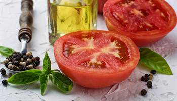 Tomato Nutrition Facts: The Juicy Details on Your Favorite Red Fruit