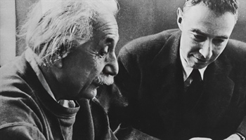 Albert Einstein og Oppenheimer: Sinnene som formet atomalderen